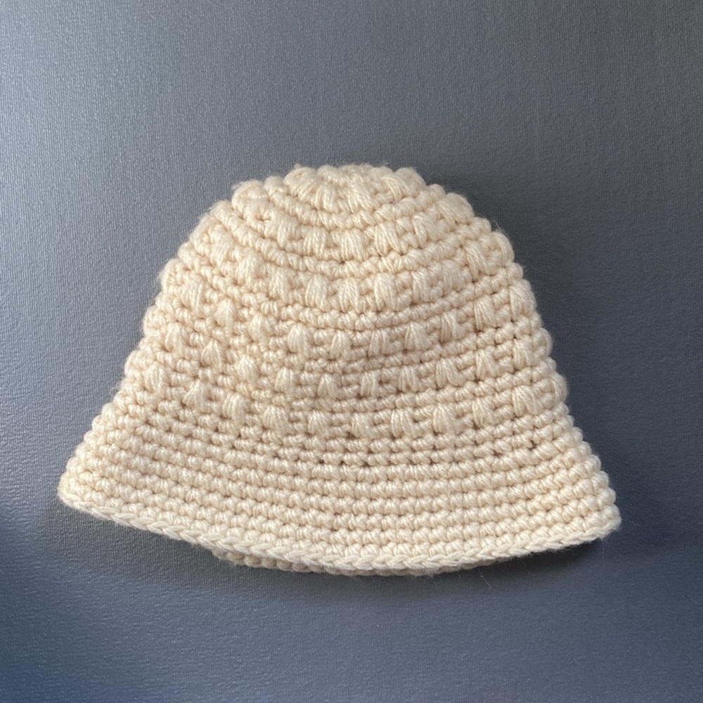 Knitted hat - Picture 4 of 7